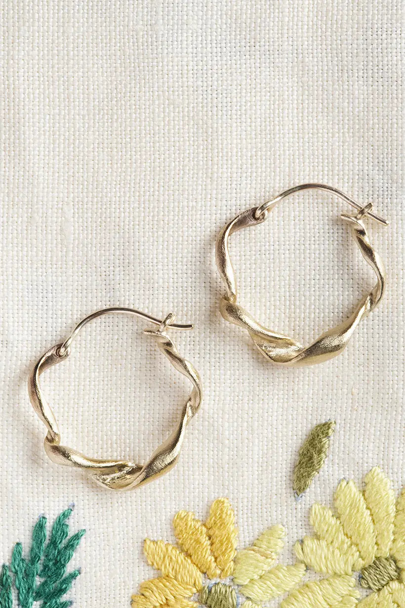 MINI TWISTED GUMLEAF HOOPS - 9CT GOLD Ada Hodgson