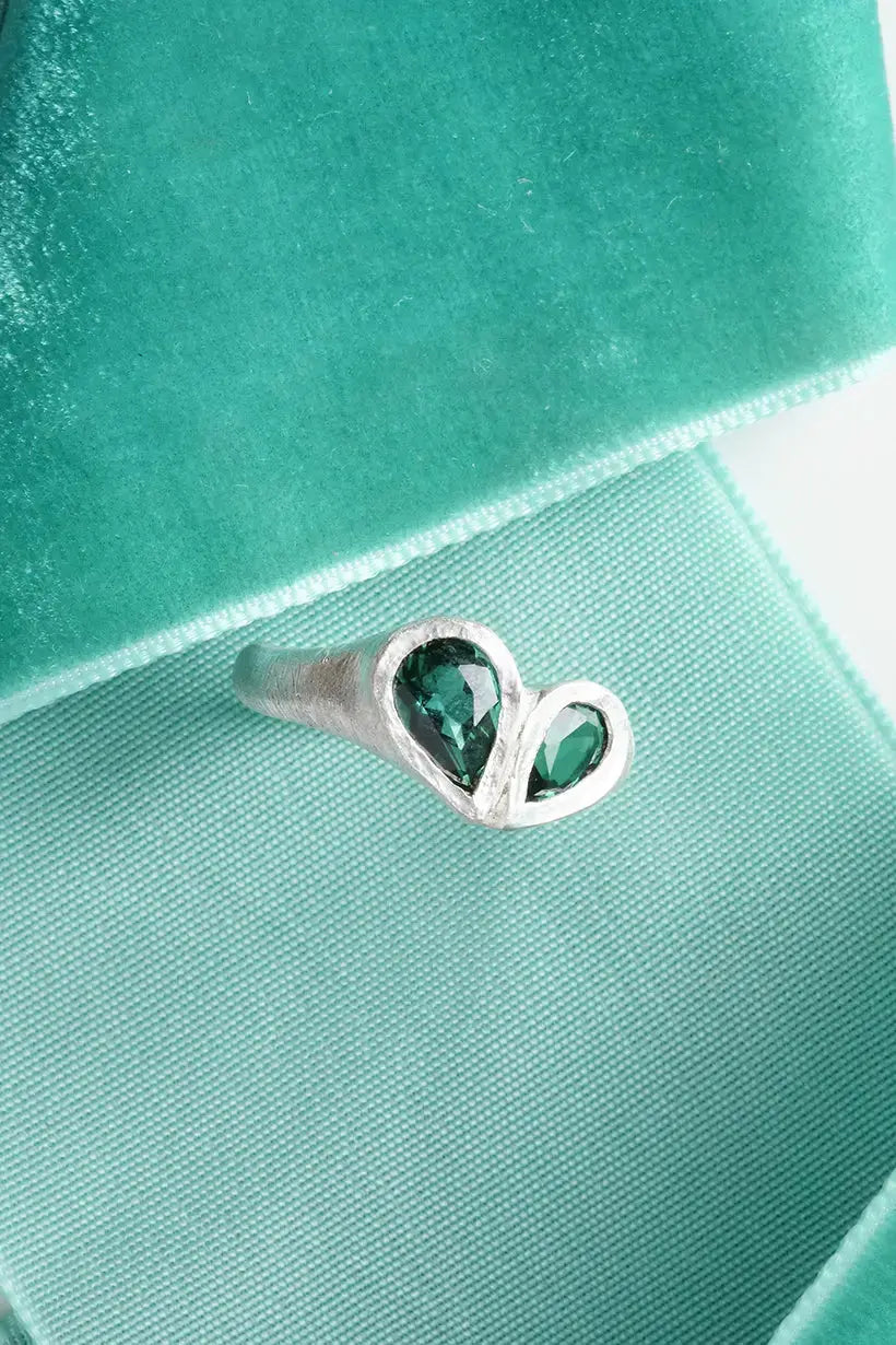 PETAL HEART SIGNET RING - STERLING SILVER, EMERALD Ada Hodgson