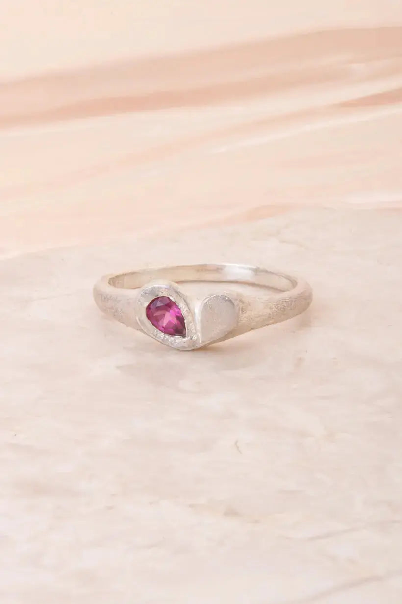 PRECIOUS HEART SIGNET RING - STERLING SILVER, GARNET Ada Hodgson