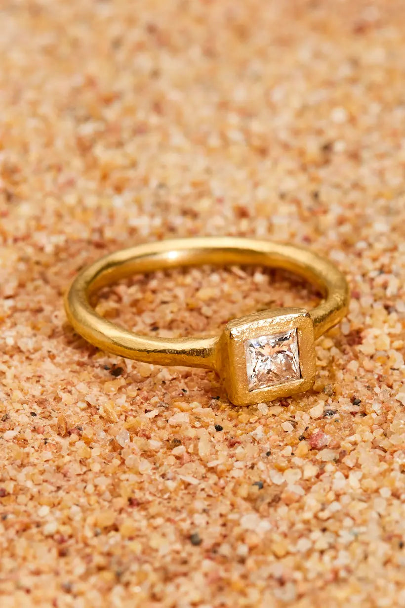 Recycled 18ct gold Clover Ring with strong round band and sculptural bezel