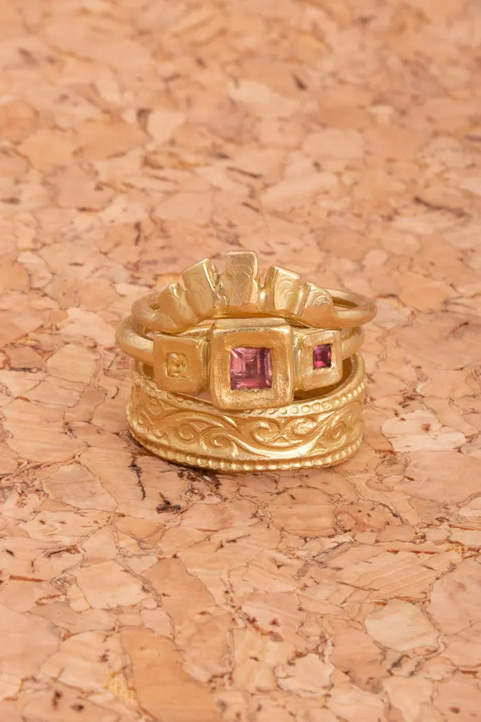 AUTUMN RING - 18CT YELLOW GOLD, SAPPHIRES Ada Hodgson