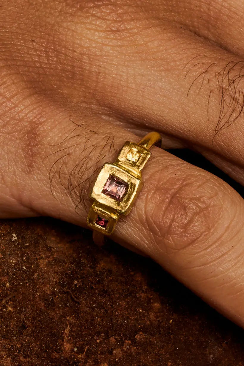 AUTUMN RING - YELLOW GOLD, SAPPHIRE, Ruby Ada Hodgson