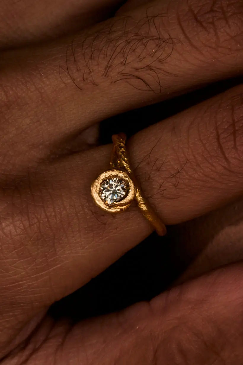 HONEYSUCKLE RING - 18KT GOLD, CHAMPAGNE DIAMOND Ada Hodgson