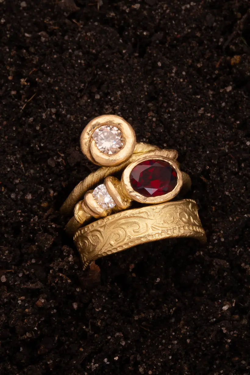 HONEYSUCKLE RING - 18KT GOLD, CHAMPAGNE DIAMOND Ada Hodgson