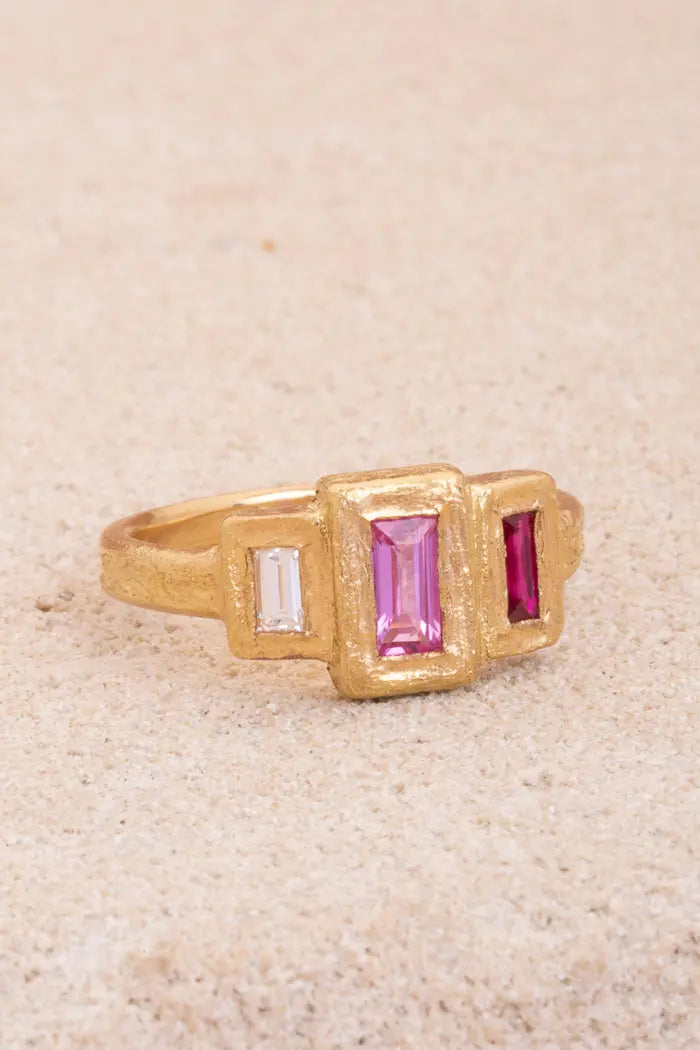 STEPPING STONES RING #3 - 18KT YELLOW GOLD, SAPPHIRE, RUBY, DIAMOND Ada Hodgson