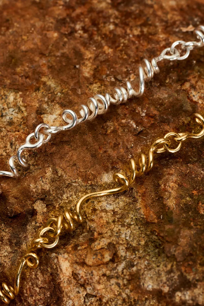 TENDRIL NECKLACE - 9KT YELLOW GOLD Ada Hodgson