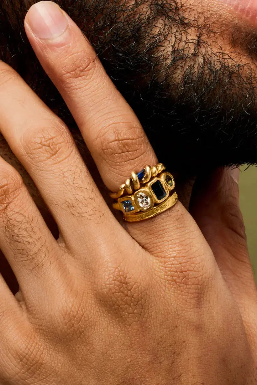 POSY RING - YELLOW GOLD, DIAMOND, SAPPHIRES Ada Hodgson