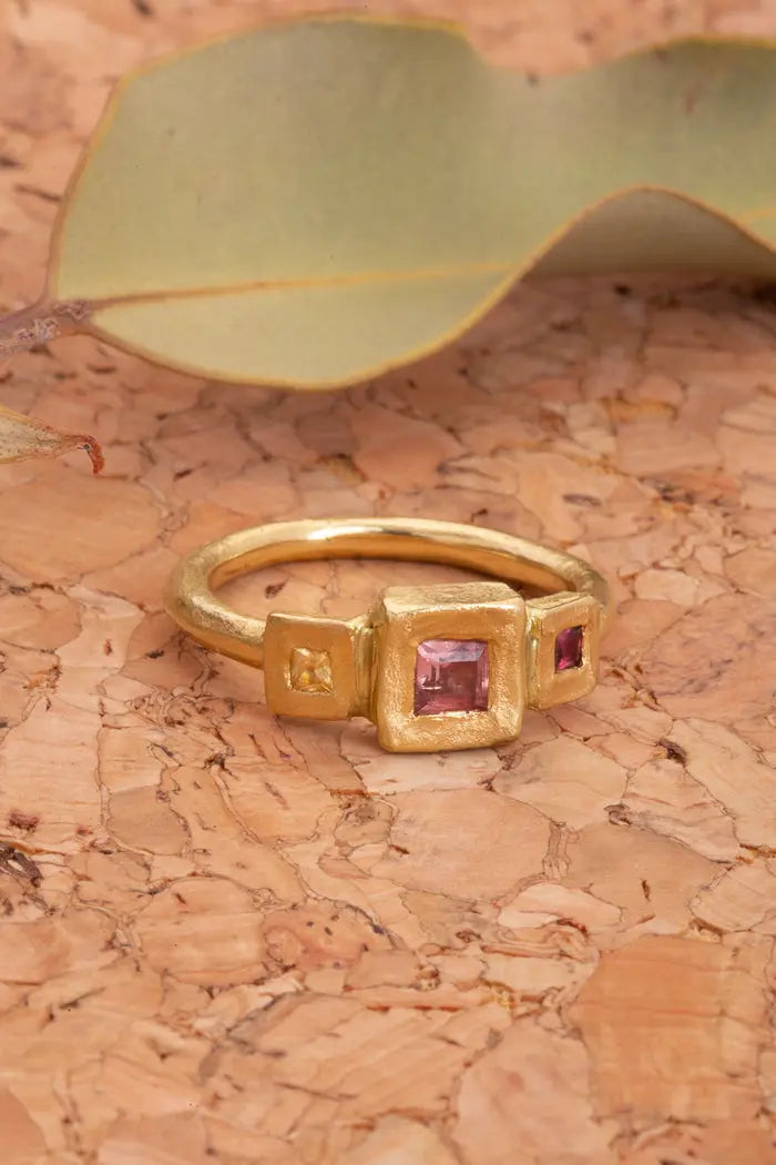 AUTUMN RING - 18CT YELLOW GOLD, SAPPHIRES Ada Hodgson